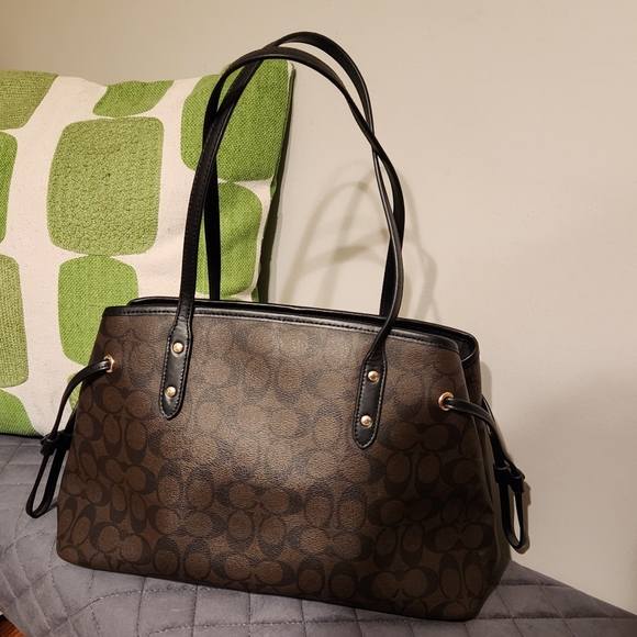 COACH Drawstring Carryall - Picture 2 of 8